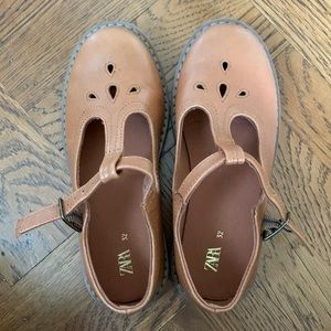 Zara t strap, great condition!